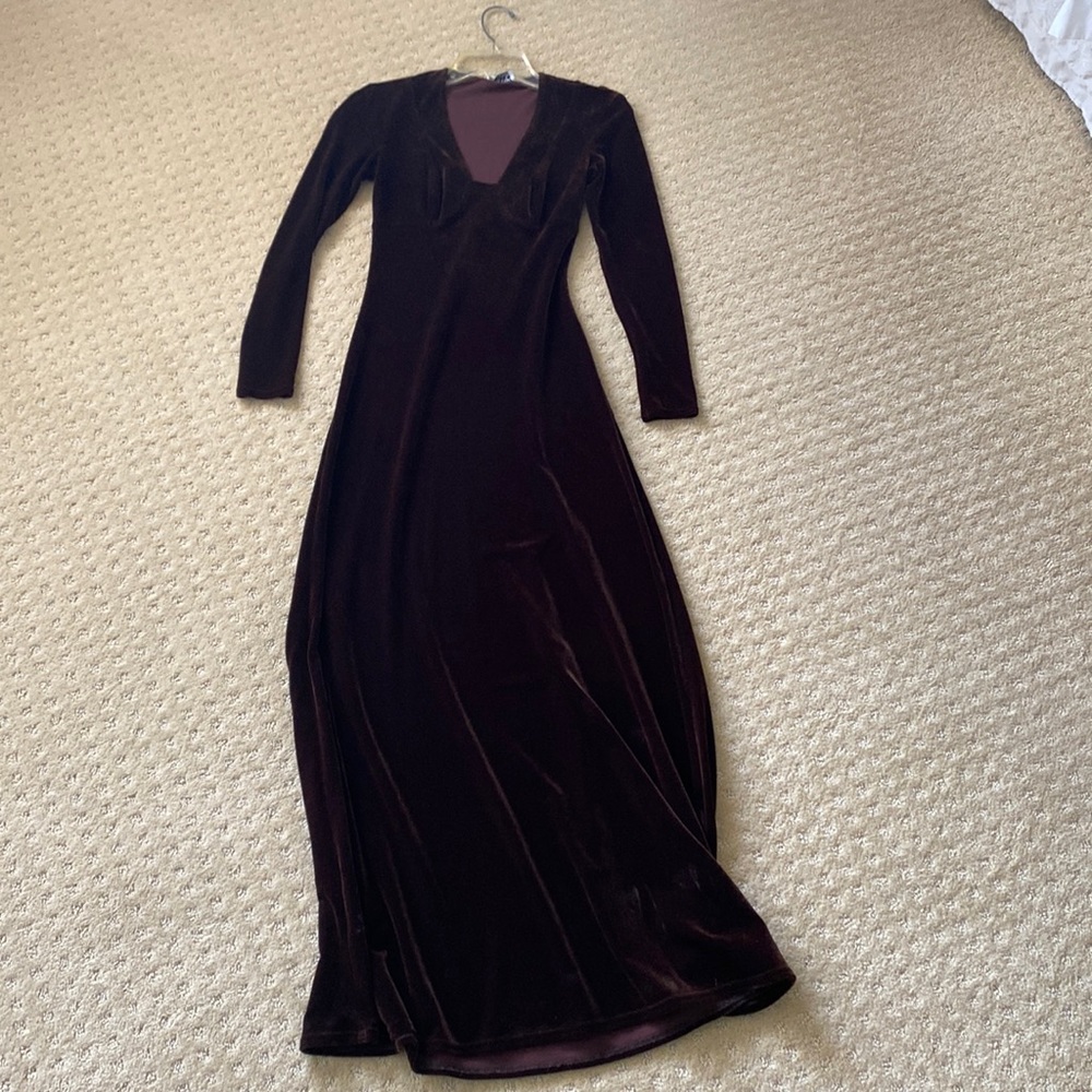 Brown velvet fitted dress